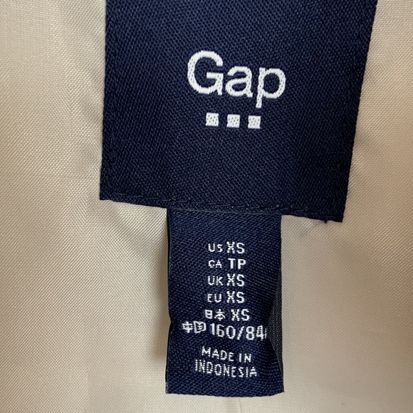 NWT Gap Factory puffer Vest with pockets Size XS - Picture 4 of 8